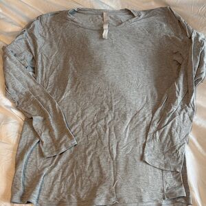 Women's Grey Long-Sleeve Crewneck Top